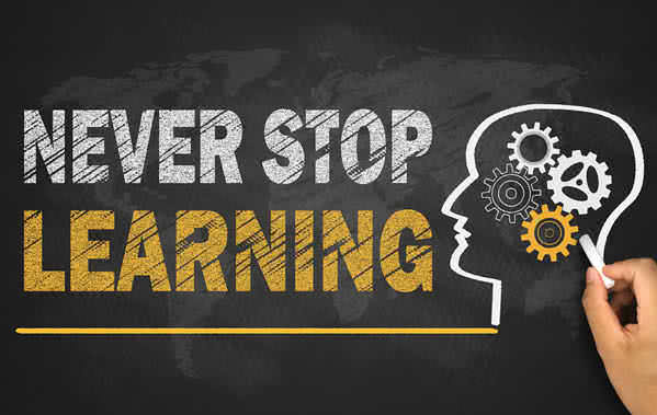 目前市場上的網路行銷課程過於空泛且缺乏完整性，我們希望透過藍眼知識學院傳授觀念扎實且真正有用的行銷課程，從2016年10月開始，以每月至少開一堂新課的進度，將全部網路行銷知識完整建立。