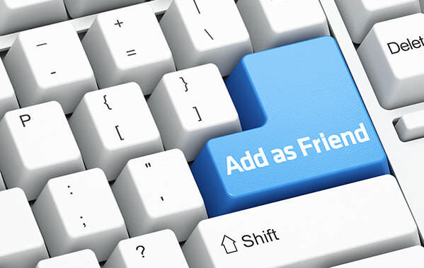 有感於想要擁有眾多LINE朋友，但要一筆一筆地加入成為LINE好友，手指頭非常痠。因此，懶惰的我們利用閒暇時間，開發了LINE自動加好友軟體(autoF)，讓閒置中的電腦可以代為加好友。身為網路鄉民之一員，我們秉持著自由開放的精神，將這套軟體免費授權給大家使用。